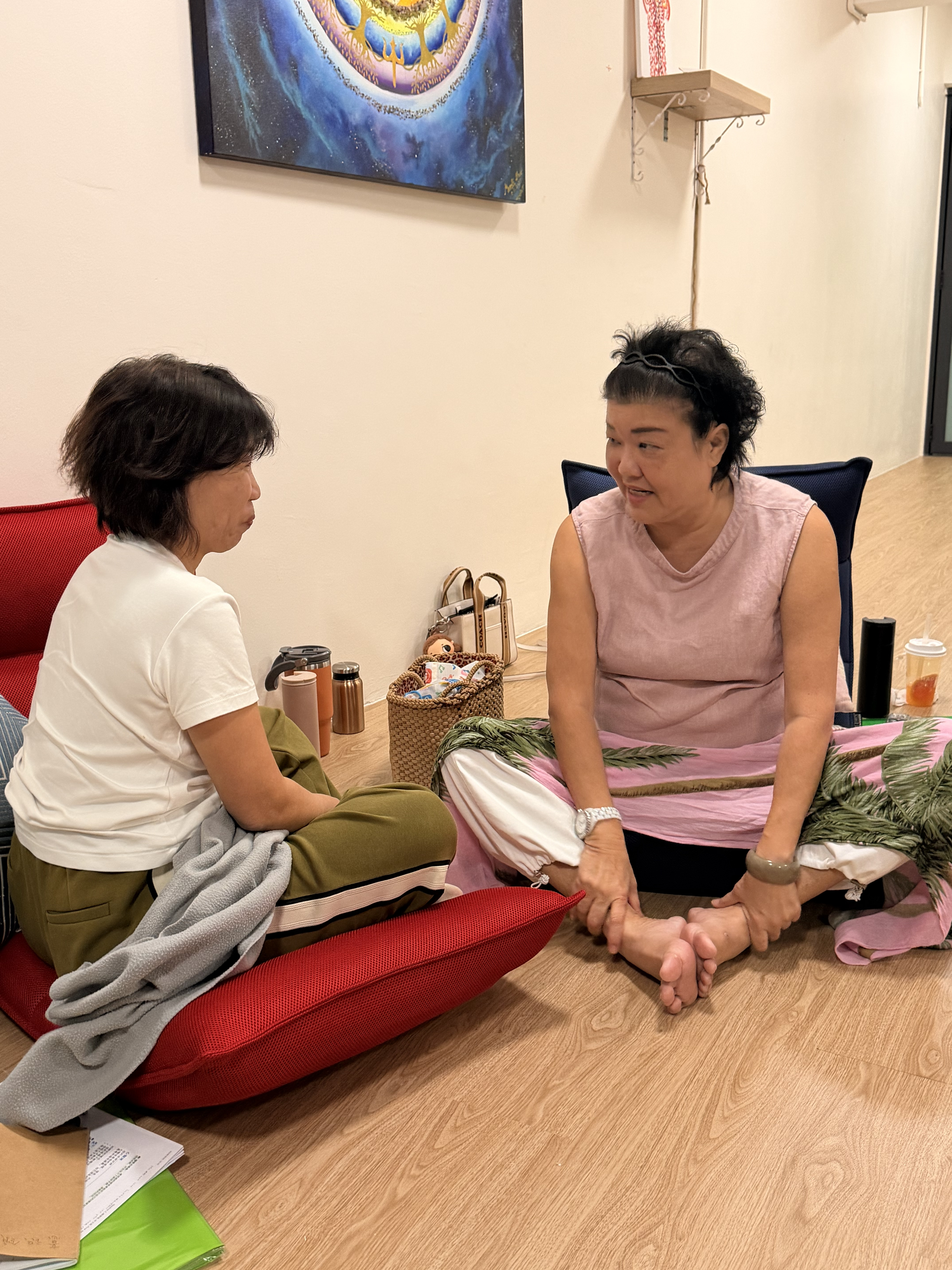 CIF participants in one-on-one reflection